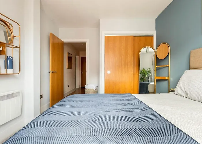 Lovely Harbourside With Free Parking Apartman