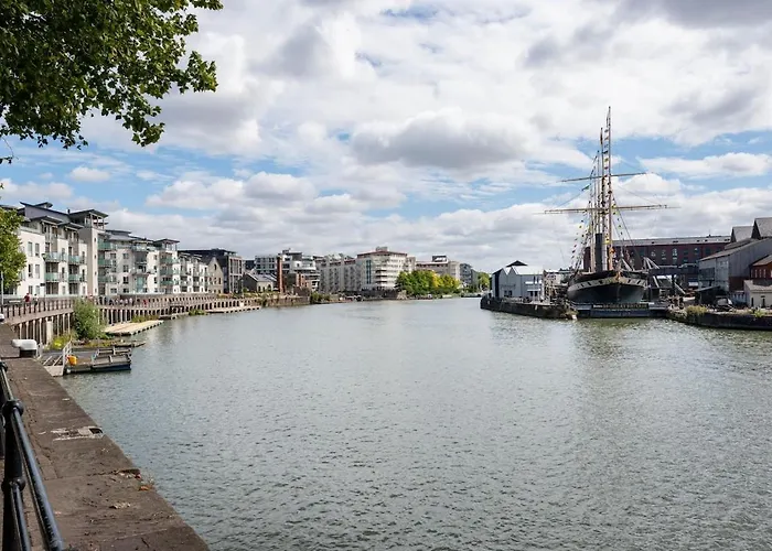 公寓 Lovely Harbourside With Free Parking 布里斯托