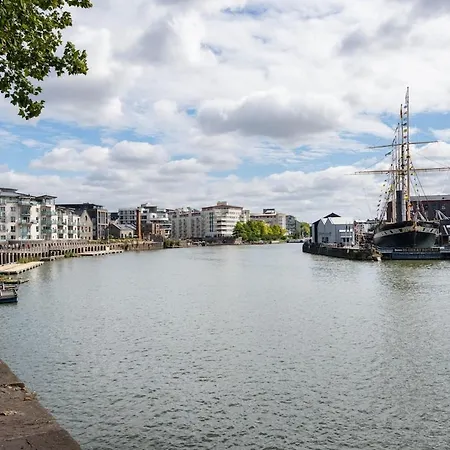 Apartamento Lovely Harbourside With Free Parking Bristol